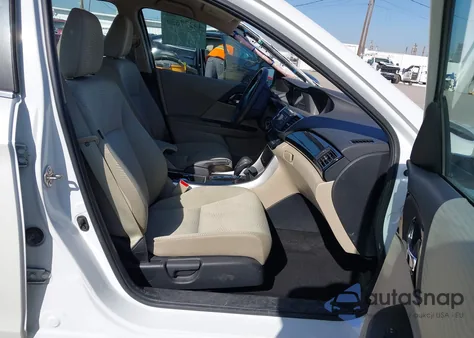 2016 Honda Accord Lx z USA, uszkodzony, nr VIN 1HGCR2F31GA084710